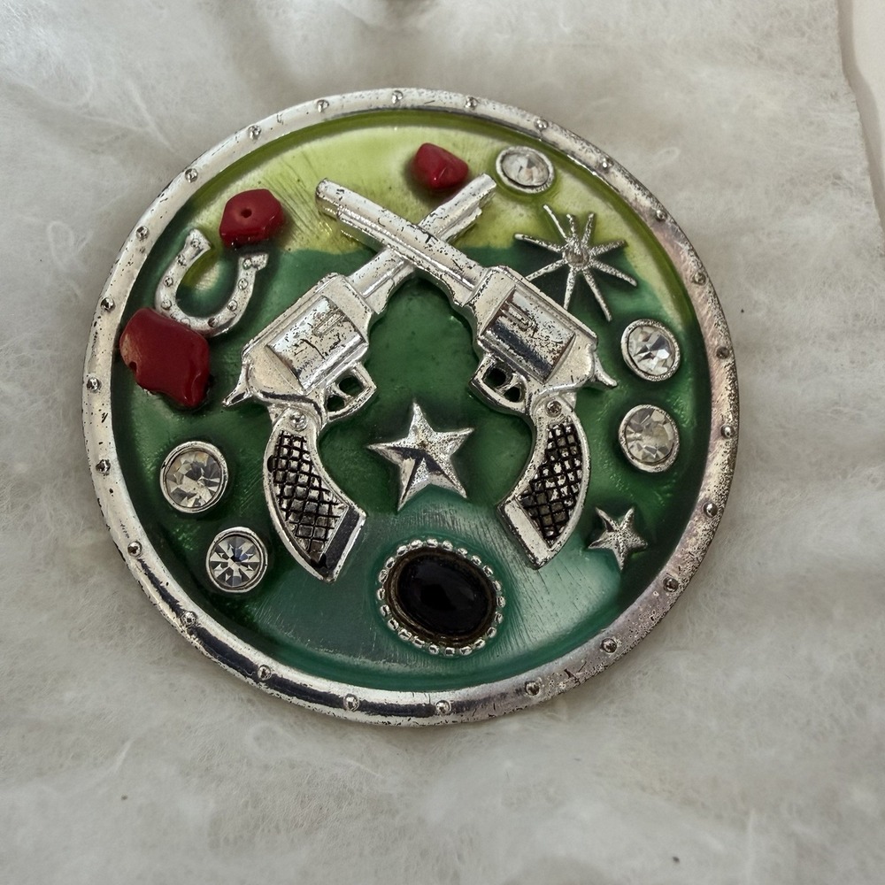 Western Cowboy Crossed Pistols Star Rhinestone Magnetic Pendant Brooch‎